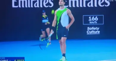 Alcaraz nadomak titule: Španac vodi protiv Đokovića nakon tri seta u finalu Australian Opena Alcaraz nadomak titule: Španac vodi protiv Đokovića nakon tri seta u finalu Australian Opena