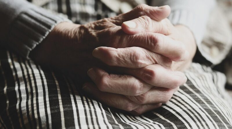 Kada su me potcenili: Priča o dostojanstvu, pravima i snazi u poznim godinama