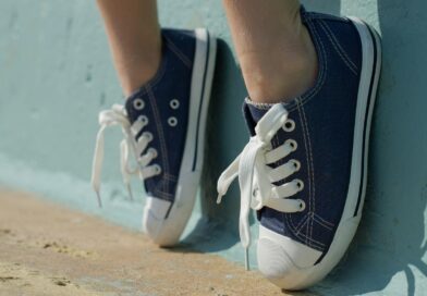 Tragovi od čarapa na nogama: Kada su bezazleni, a kada mogu ukazivati na zdravstveni problem