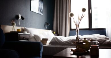 Moj muž se preselio u gostinsku sobu, rekavši da hrčem – ali prava istina me je šokirala