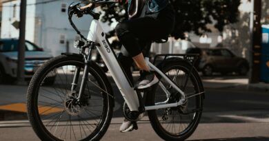 Neobična scena u saobraćaju koja je pokrenula raspravu: Zabava ili ozbiljan sigurnosni problem