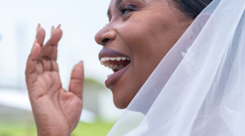 Crvena haljina dostojanstva: noć kada je Lejla preokrenula poniženje u trijumf