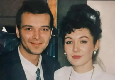 Na današnji dan, 18. maja 1993. godine, na sarajevskom mostu Vrbanja ubijeni su Boško Brkić i Admira Ismić — dvoje mladih čija je priča godinama predstavljana kao simbol ljubavi tokom opsade Sarajeva.