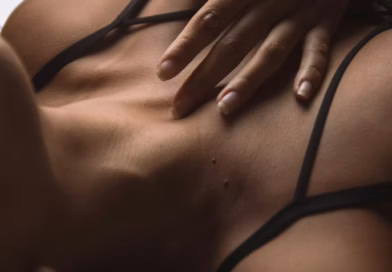 Kako se prepoznaje žena koja uživa u intimnosti: 8 znakova koje muškarci navodno najčešće primjećuju Kako se prepoznaje žena koja uživa u intimnosti: 8 znakova koje muškarci navodno najčešće primjećuju