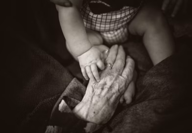 Vratio sam se kući i zatekao majku zaključanu u sobi: Supruga je tvrdila da ima demenciju, ali jedna skrivena kamera otkrila je jezivu istinu