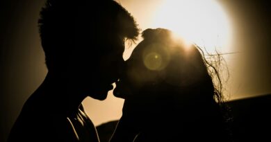 Snaga poljupca u vezi i šta intimna bliskost govori o emocijama među partnerima