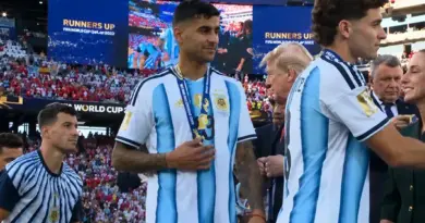 Romero u centru pažnje nakon finala Svjetskog prvenstva: Snimak s ceremonije izazvao brojne reakcije Romero u centru pažnje nakon finala Svjetskog prvenstva: Snimak s ceremonije izazvao brojne reakcije