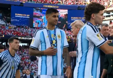 Romero u centru pažnje nakon finala Svjetskog prvenstva: Snimak s ceremonije izazvao brojne reakcije Romero u centru pažnje nakon finala Svjetskog prvenstva: Snimak s ceremonije izazvao brojne reakcije