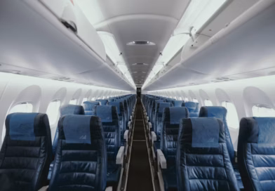Kupila je kartu za isti let kako bi iznenadila muža za godišnjicu – ali ono što je čula iz pilotske kabine slomilo joj je srce