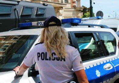 Policajka privukla pažnju javnosti onim što radi nakon završetka smjene Policajka privukla pažnju javnosti onim što radi nakon završetka smjene