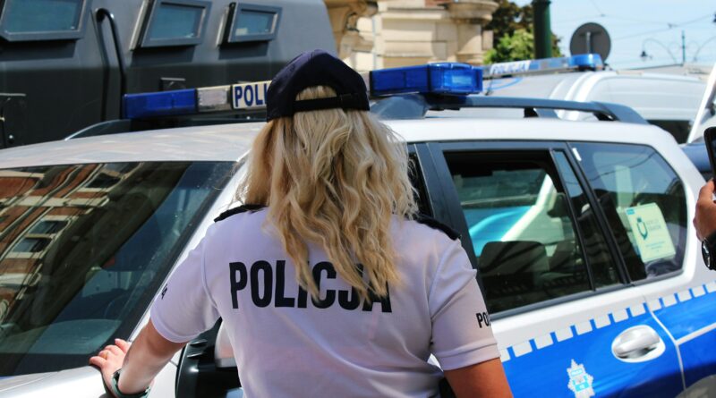 Policajka privukla pažnju javnosti onim što radi nakon završetka smjene Policajka privukla pažnju javnosti onim što radi nakon završetka smjene