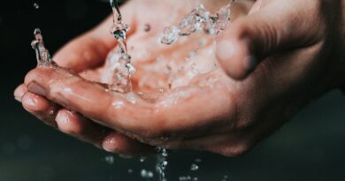 Može li čačkanje nosa uticati na zdravlje? Šta kažu istraživanja i zašto je higijena važna