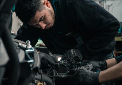 Popravio je automobil starici bez novca i izgubio posao, a nekoliko dana kasnije saznao je istinu koja mu je promijenila život Popravio je automobil starici bez novca i izgubio posao, a nekoliko dana kasnije saznao je istinu koja mu je promijenila život