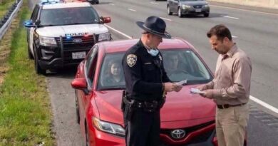 Policajac me je tokom rutinske kontrole izveo iz automobila i šapnuo: „Ne vraćajte se večeras kući“