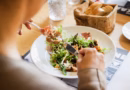 Menadžerka je pokušala da izbaci samohranog oca iz restorana, a onda je saznala ko je on
