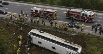 Turistički autobus sleteo sa auto-puta u Bavarskoj: Dvoje poginulo, osmoro teško povređeno na putu ka Oktoberfestu Turistički autobus sleteo sa auto-puta u Bavarskoj: Dvoje poginulo, osmoro teško povređeno na putu ka Oktoberfestu