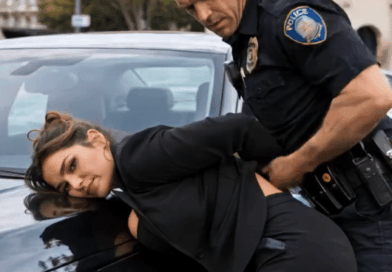 Policajac joj je stavio lisice, a onda pogledao legitimaciju: Marinina poruka bila je važnija od njenog zanimanja